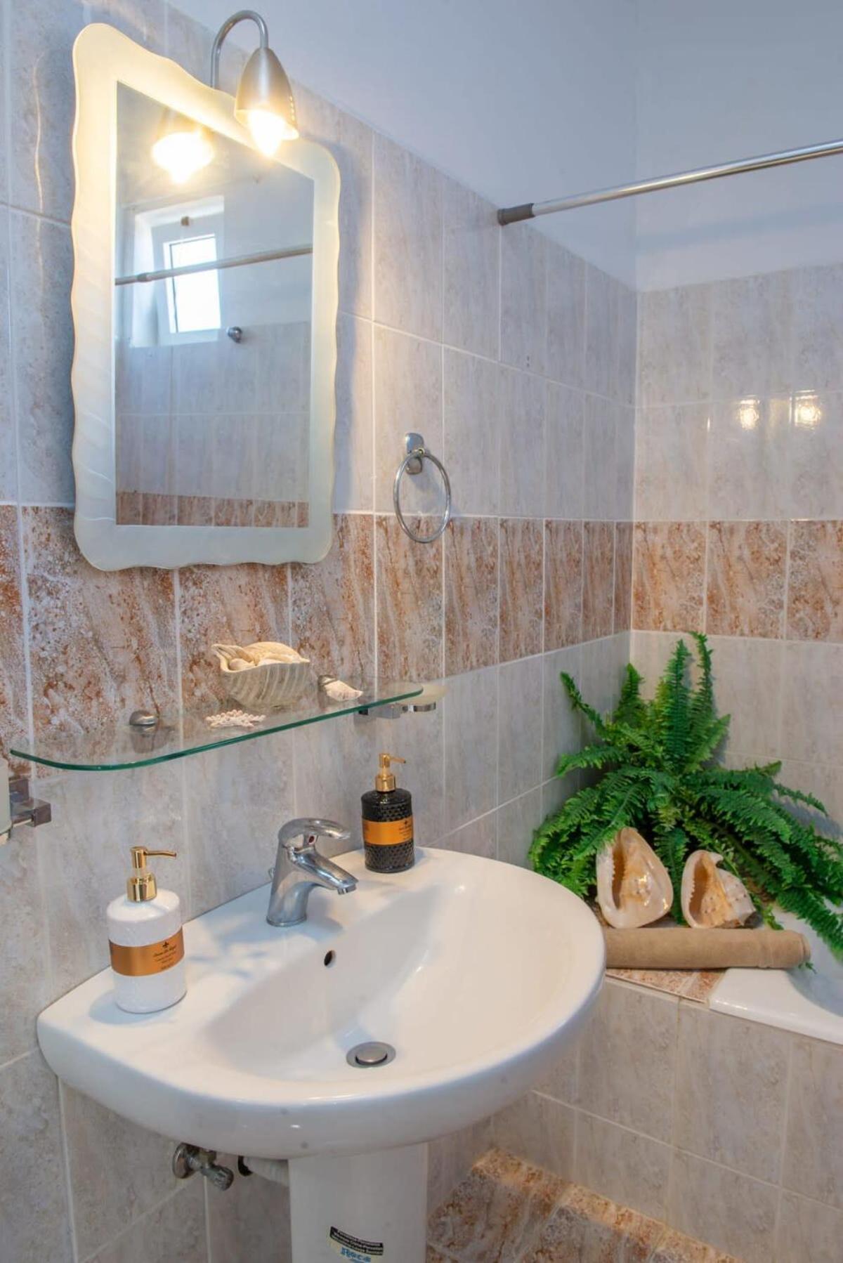 Atlantic Cave Haven-Seaside, Fully Equipped Apartment Kolymbia Exterior foto